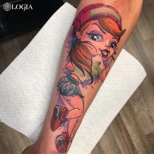 tatuaje-brazo-chica-logia-barcelona-valverde 